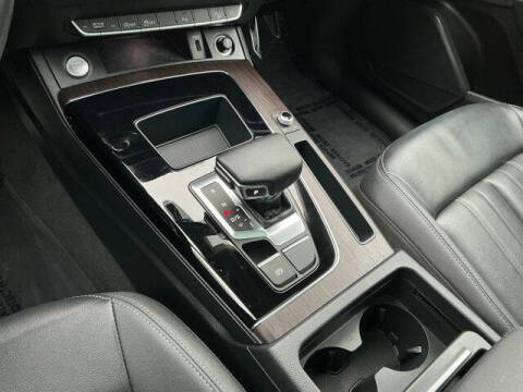 2022 Audi Q5 quattro Premium 40 TFSI