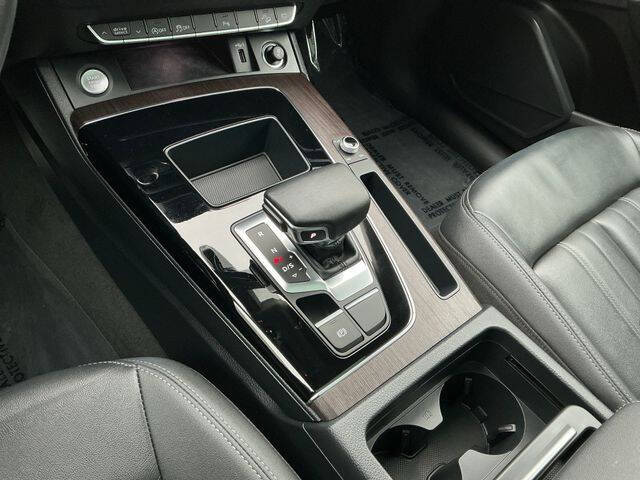 2022 Audi Q5 quattro Premium 40 TFSI