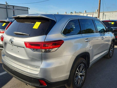 2018 Toyota Highlander LE