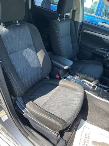 2017 Mitsubishi Outlander SE