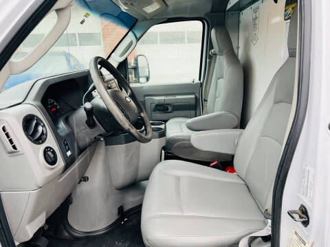 2017 Ford E-Series E-350 SD