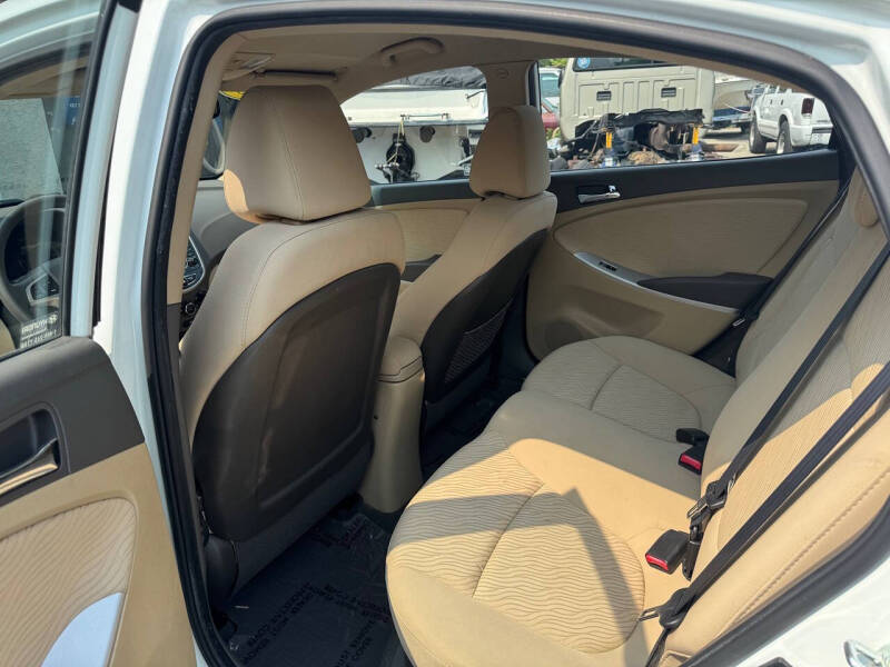 2013 Hyundai Accent GLS