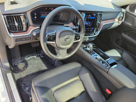 2024 Volvo S60 Recharge T8 Plus Dark Theme