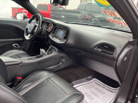 2015 Dodge Challenger SXT Plus