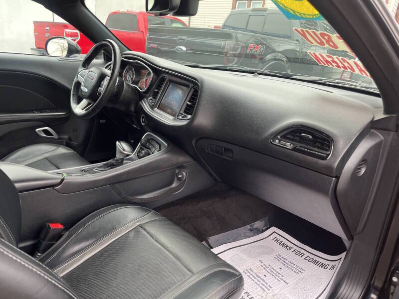 2015 Dodge Challenger SXT Plus