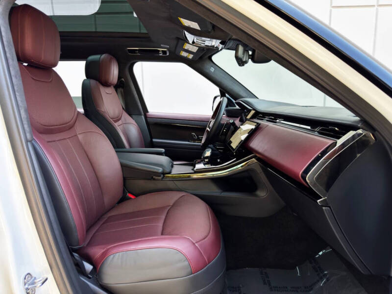 2024 Land Rover Range Rover Sport P550e Autobiography