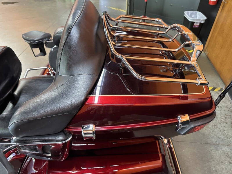 2014 Harley-Davidson FLHTCUTG - Tri Glide Ult
