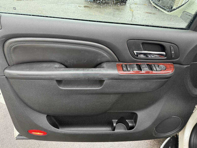 2010 Cadillac Escalade Luxury