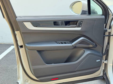 2025 Porsche Cayenne