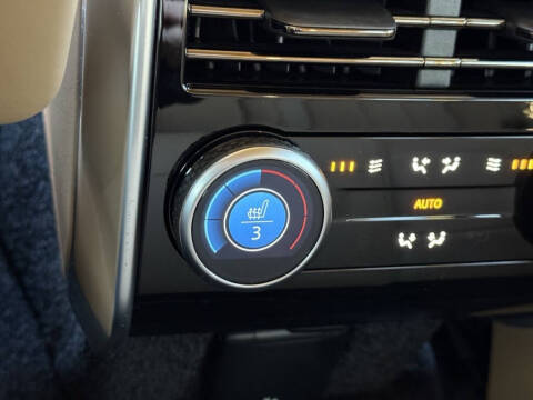 2025 Land Rover Range Rover P400 SE LWB