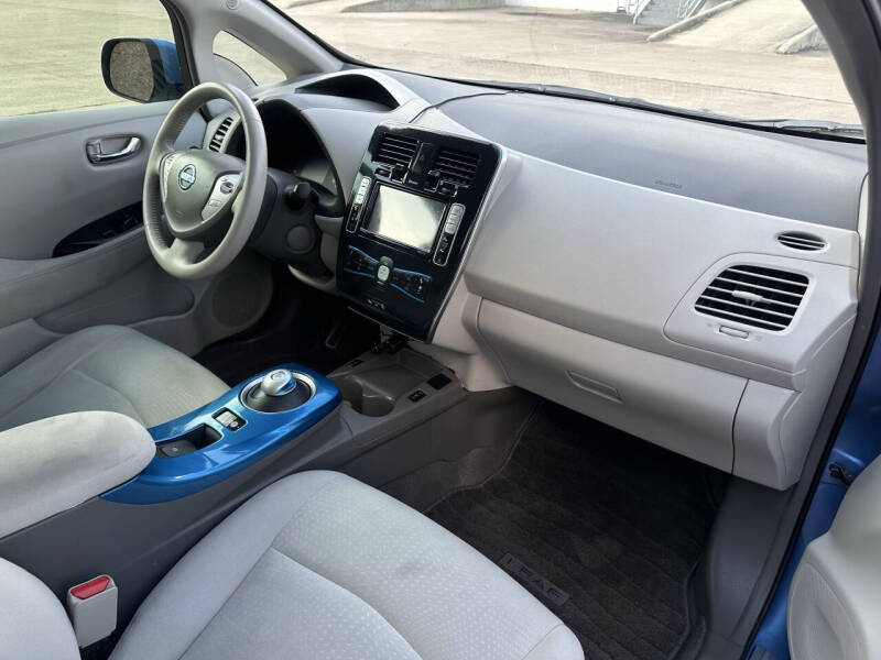 2012 Nissan LEAF SL