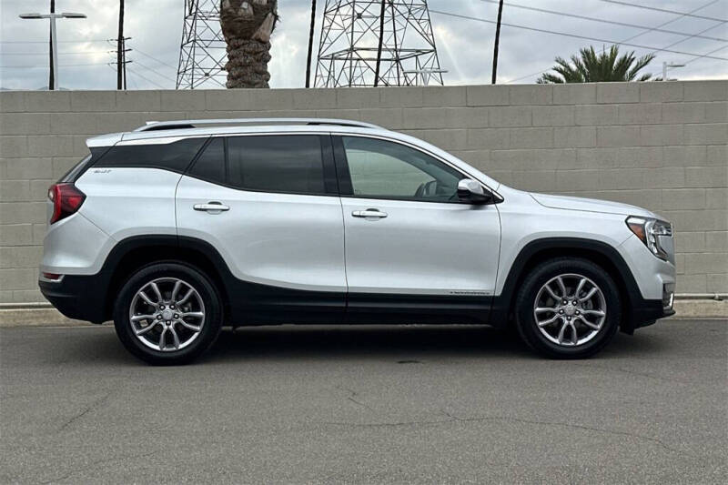 2022 GMC Terrain SLT