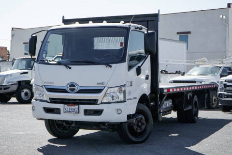 2017 Hino 195