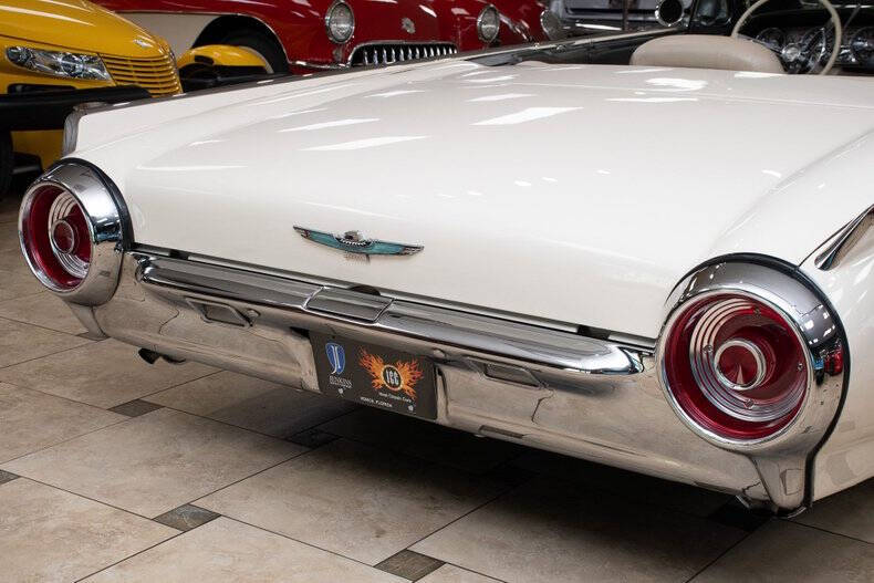 1962 Ford Thunderbird