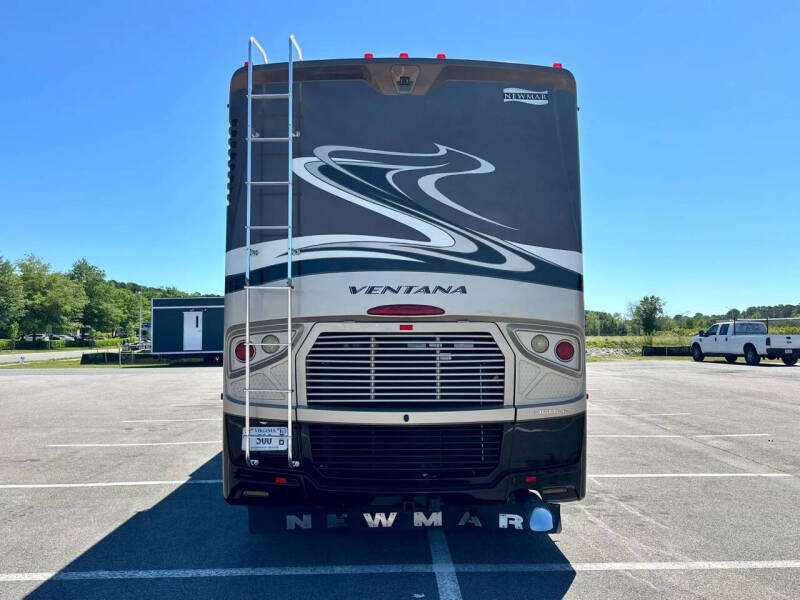 2014 Freightliner XCR Chassis