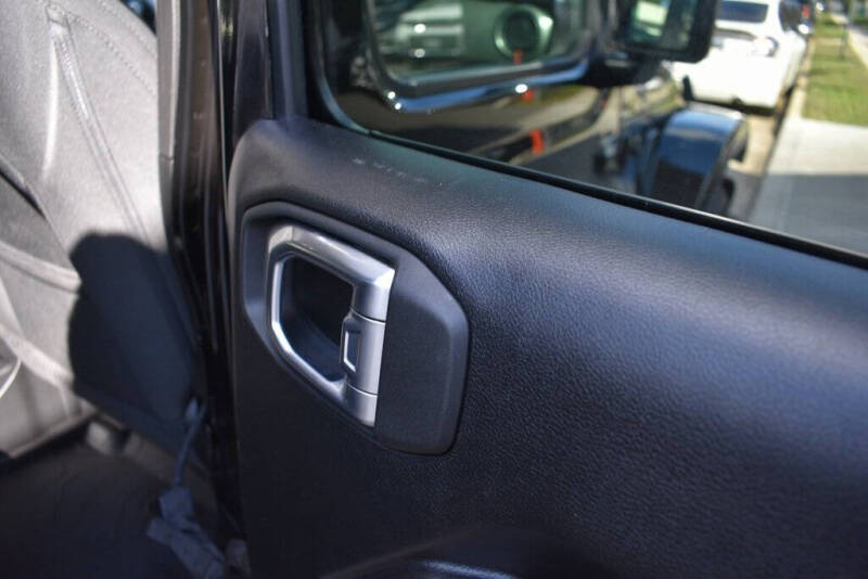 2022 Jeep Gladiator Sport