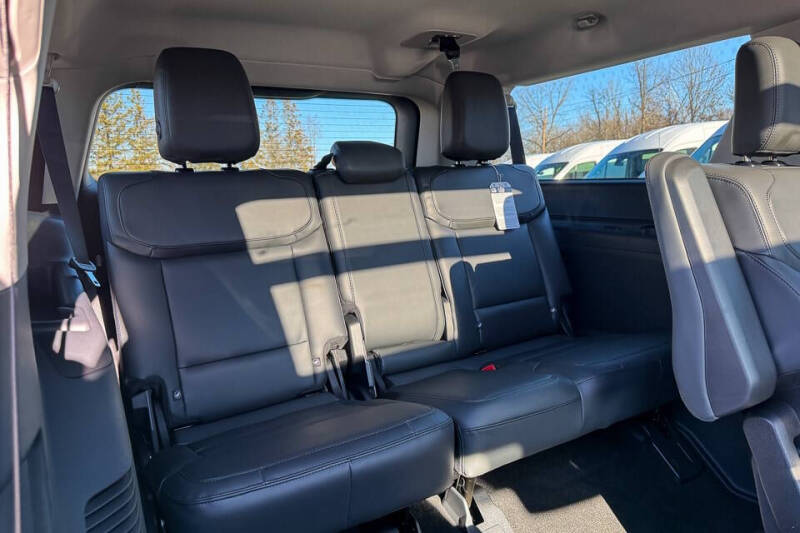 2026 Ford Expedition MAX Active