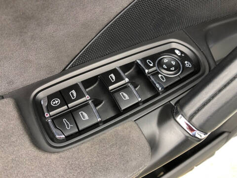 2013 Porsche Cayenne GTS