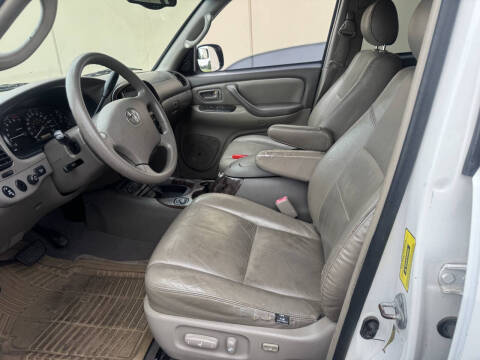 2005 Toyota Sequoia SR5