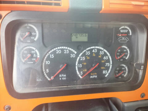 2012 Freightliner Cascadia Day Cab
