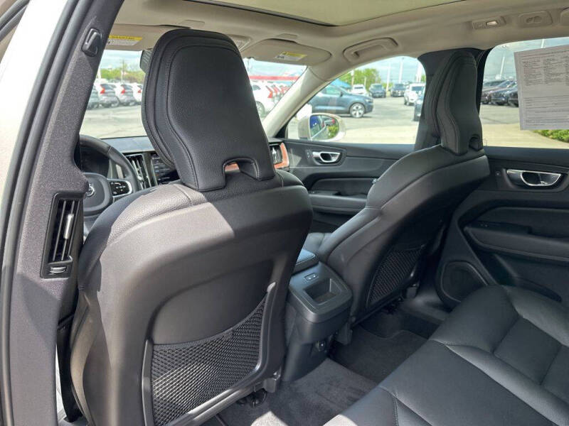 2023 Volvo XC60 B5 Plus Bright Theme