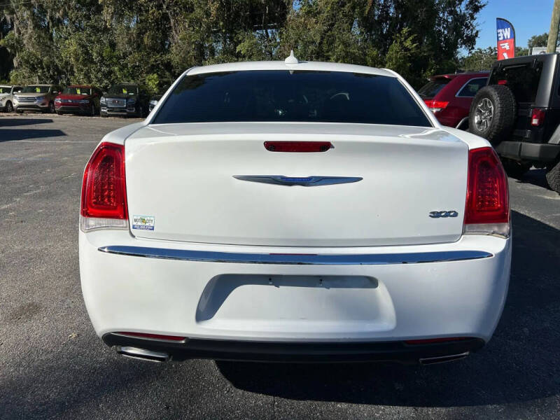 2019 Chrysler 300 Limited