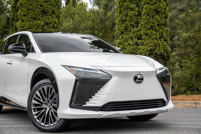 2023 Lexus RZ 450e Luxury