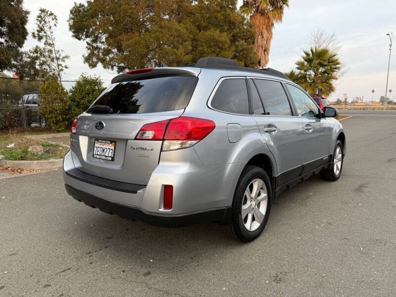 2014 Subaru Outback 2.5i Premium photo 5