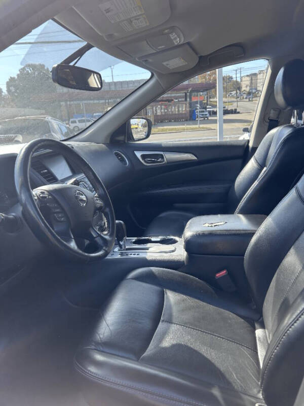 2019 Nissan Pathfinder SL