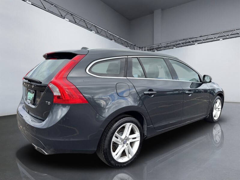 2015 Volvo V60 T5 Drive-E Platinum