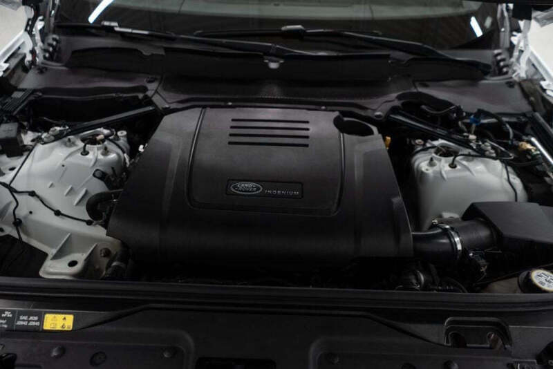 2024 Land Rover Discovery P300 Dynamic SE