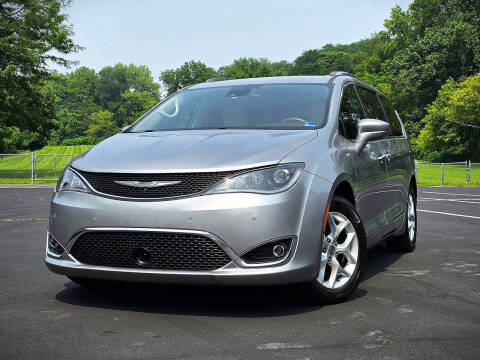 2017 Chrysler Pacifica Touring-L Plus