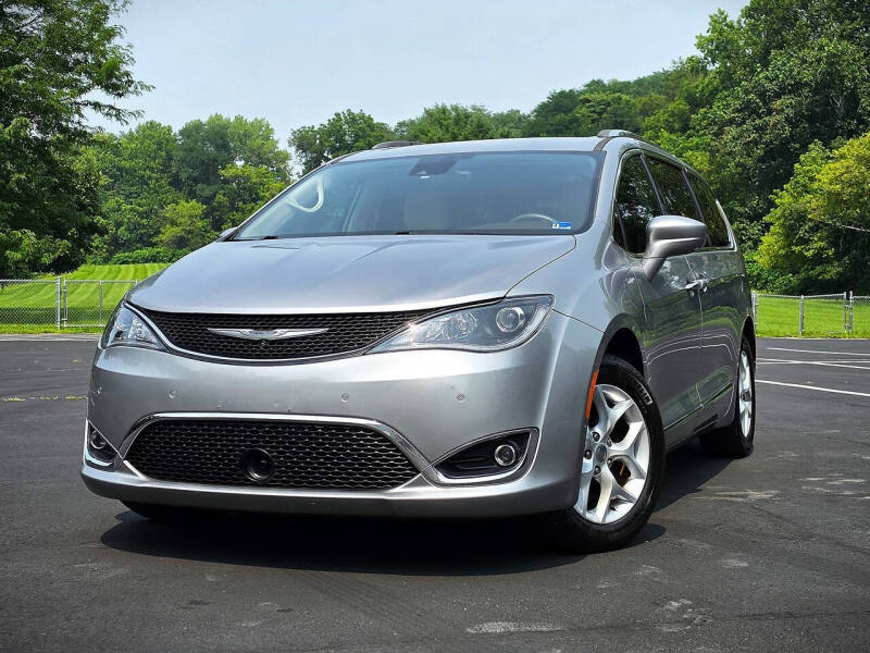 2017 Chrysler Pacifica Touring-L Plus