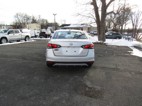 2023 Nissan Versa SV