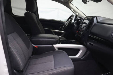 2022 Nissan Titan SV