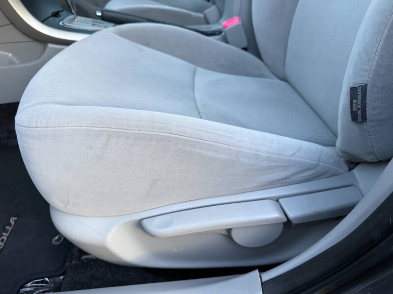 2010 Toyota Corolla LE