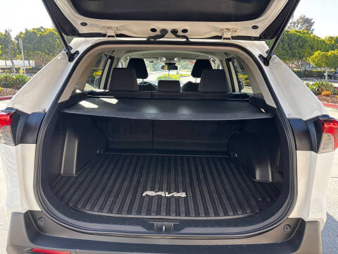 2023 Toyota RAV4 Hybrid LE