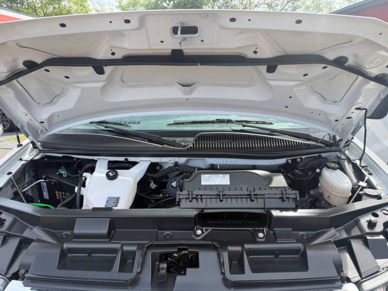 2023 GMC Savana 2500