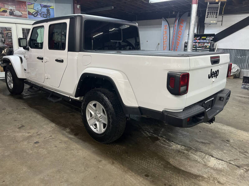 2022 Jeep Gladiator Sport S