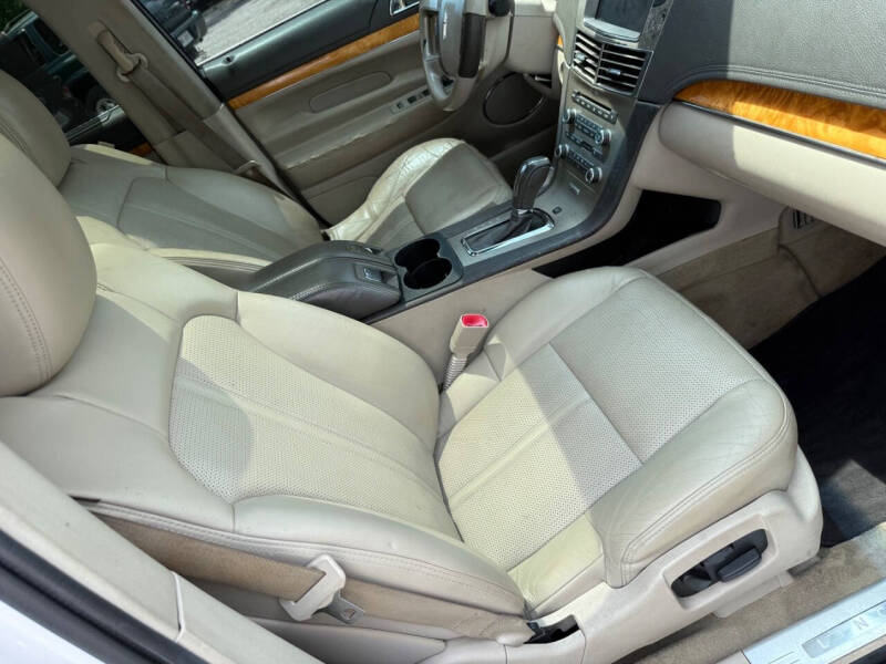 2011 Lincoln MKT EcoBoost