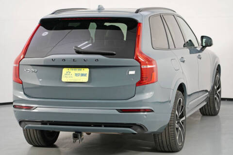 2023 Volvo XC90 Recharge T8 Ultimate Dark Theme