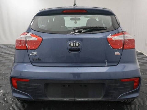 2016 Kia Rio 5-Door LX