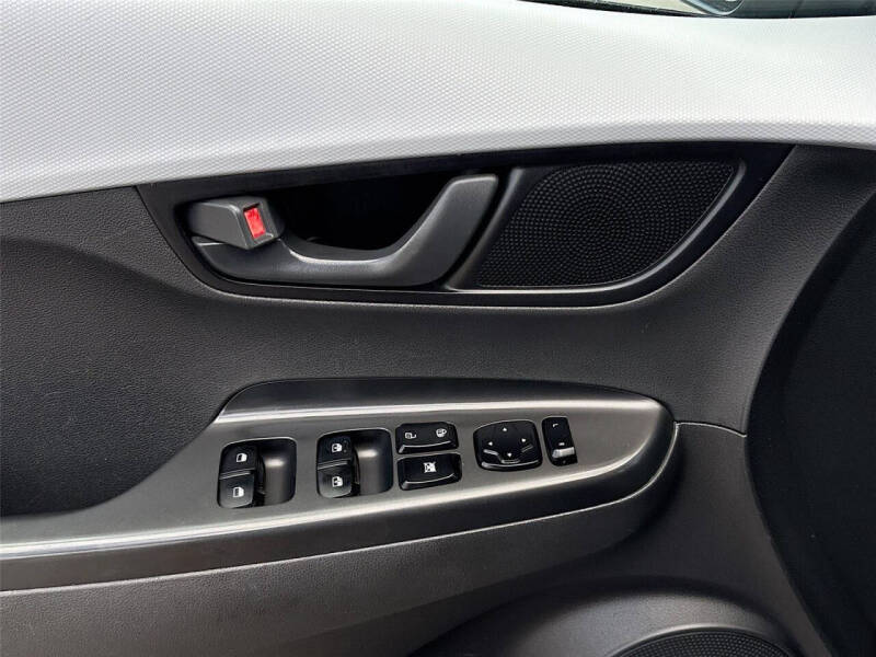 2020 Hyundai Kona SEL Plus