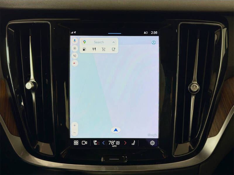 2024 Volvo S60 B5 Plus Dark Theme