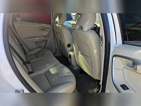 2015 Volvo XC60 T5 Drive-E Platinum