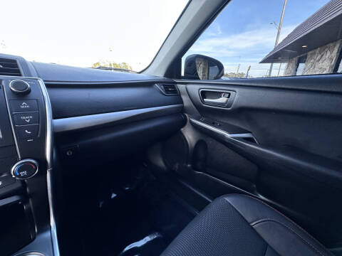 2017 Toyota Camry SE