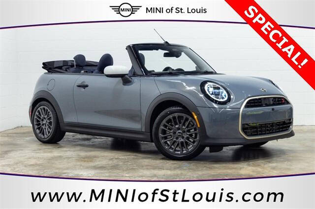 2025 MINI Convertible S's photo