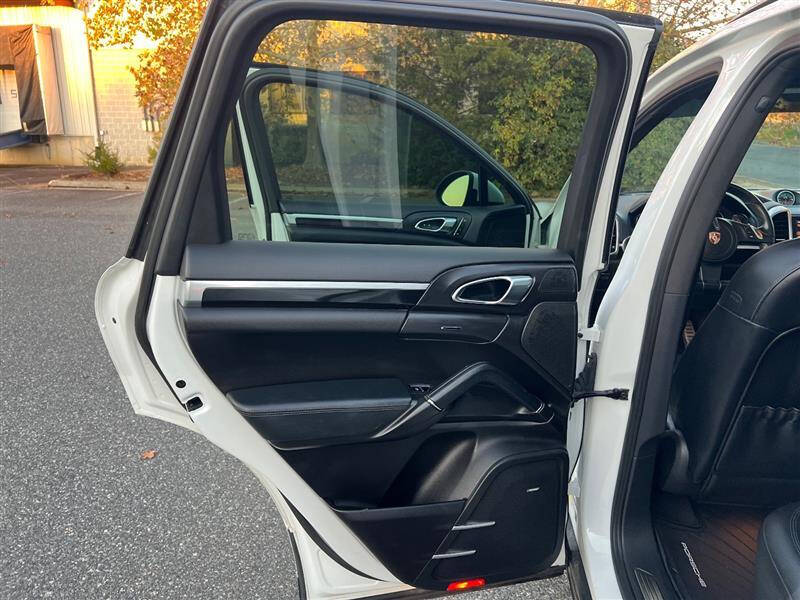 2012 Porsche Cayenne S Hybrid