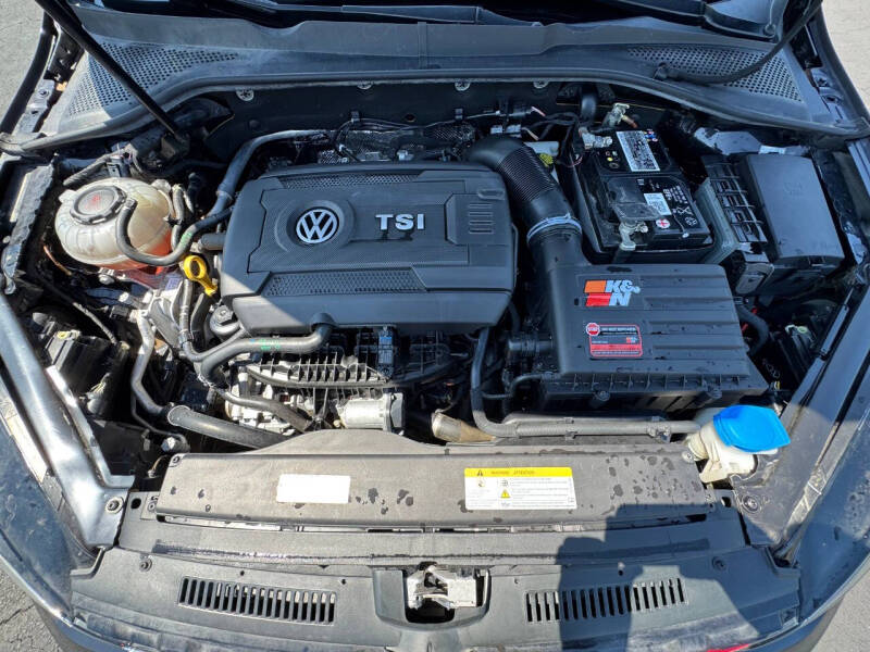 2021 Volkswagen Golf GTI SE