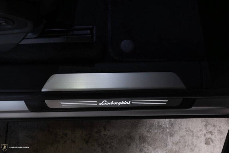 2023 Lamborghini Urus S